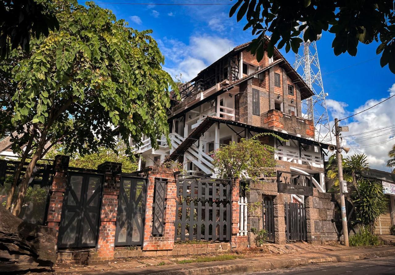 Y.O Inn Kon Tum Esterno foto