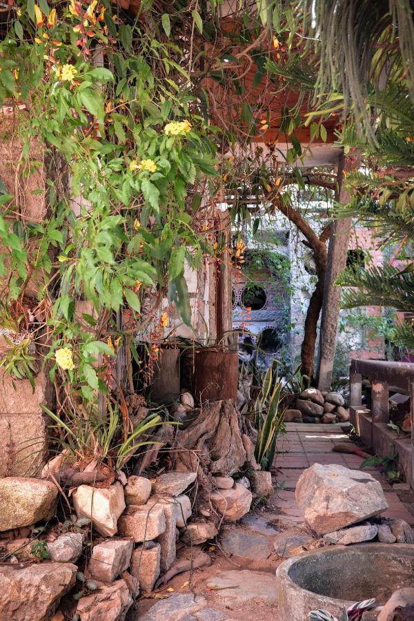 Y.O Inn Kon Tum Esterno foto